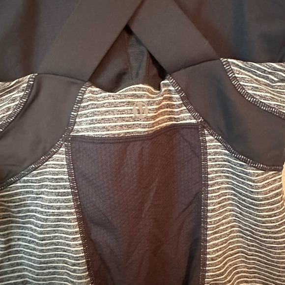 Lululemon Push Ur Limits Grey and White Tank - Picture 4 of 6